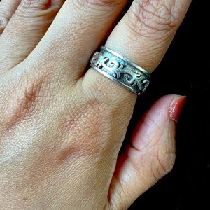 Sterling silver spinner ring